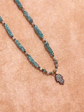 Collier pendentif Main protectrice en phosphosidérite et pyrite