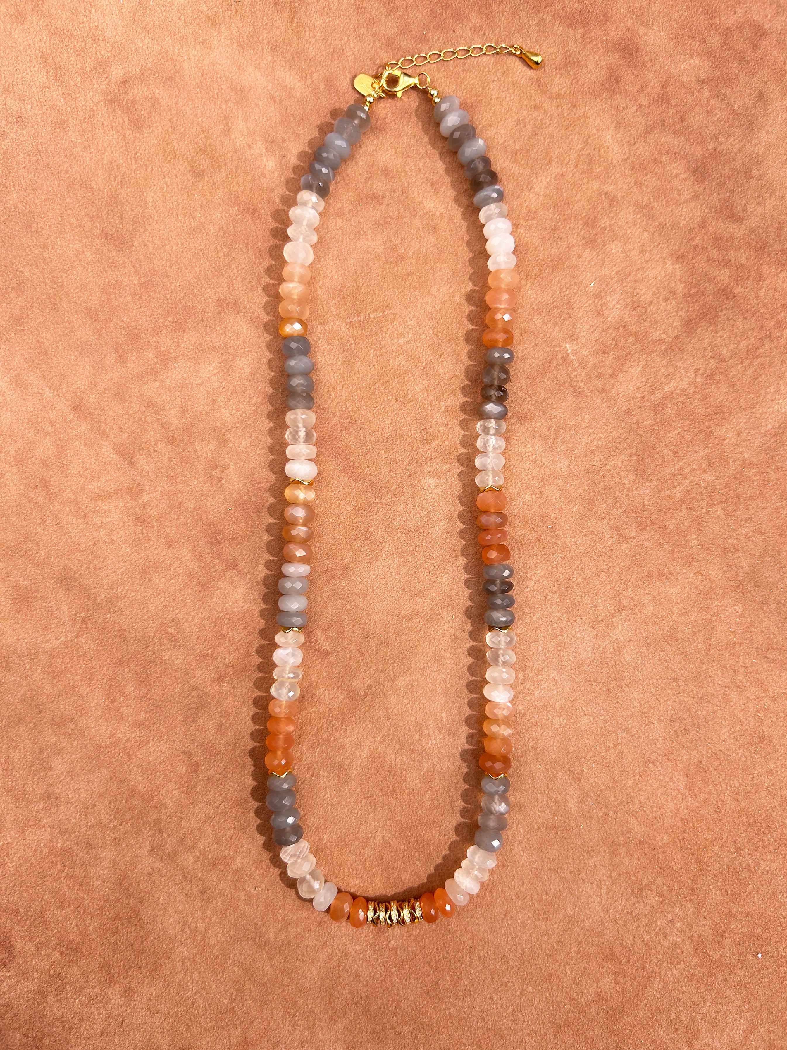 Collier en pierre de lune dégradé