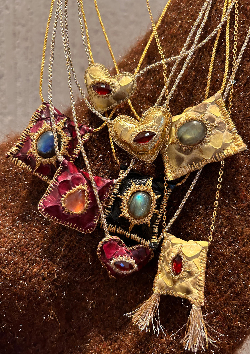 Collier en cuir véritable de la série cœur libre