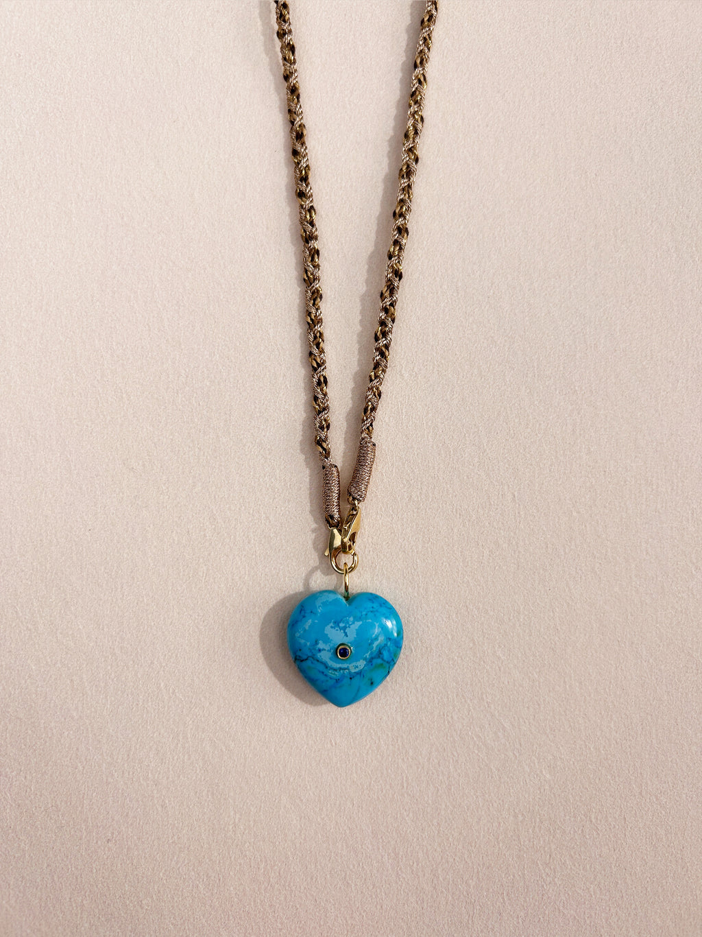Collier tressé avec pendentif cœur en turquoise