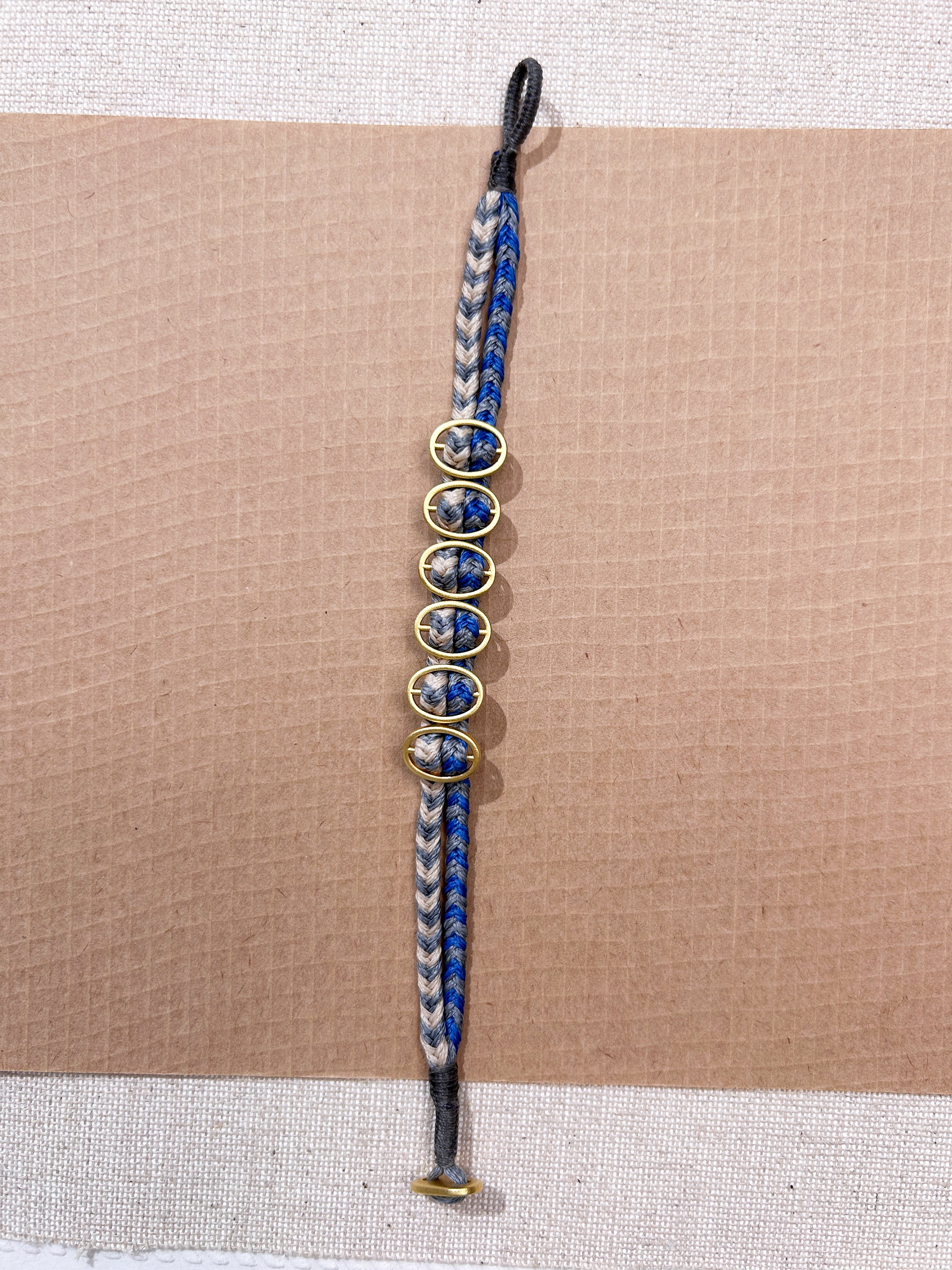 NOEUD Bracelet tressé bleu