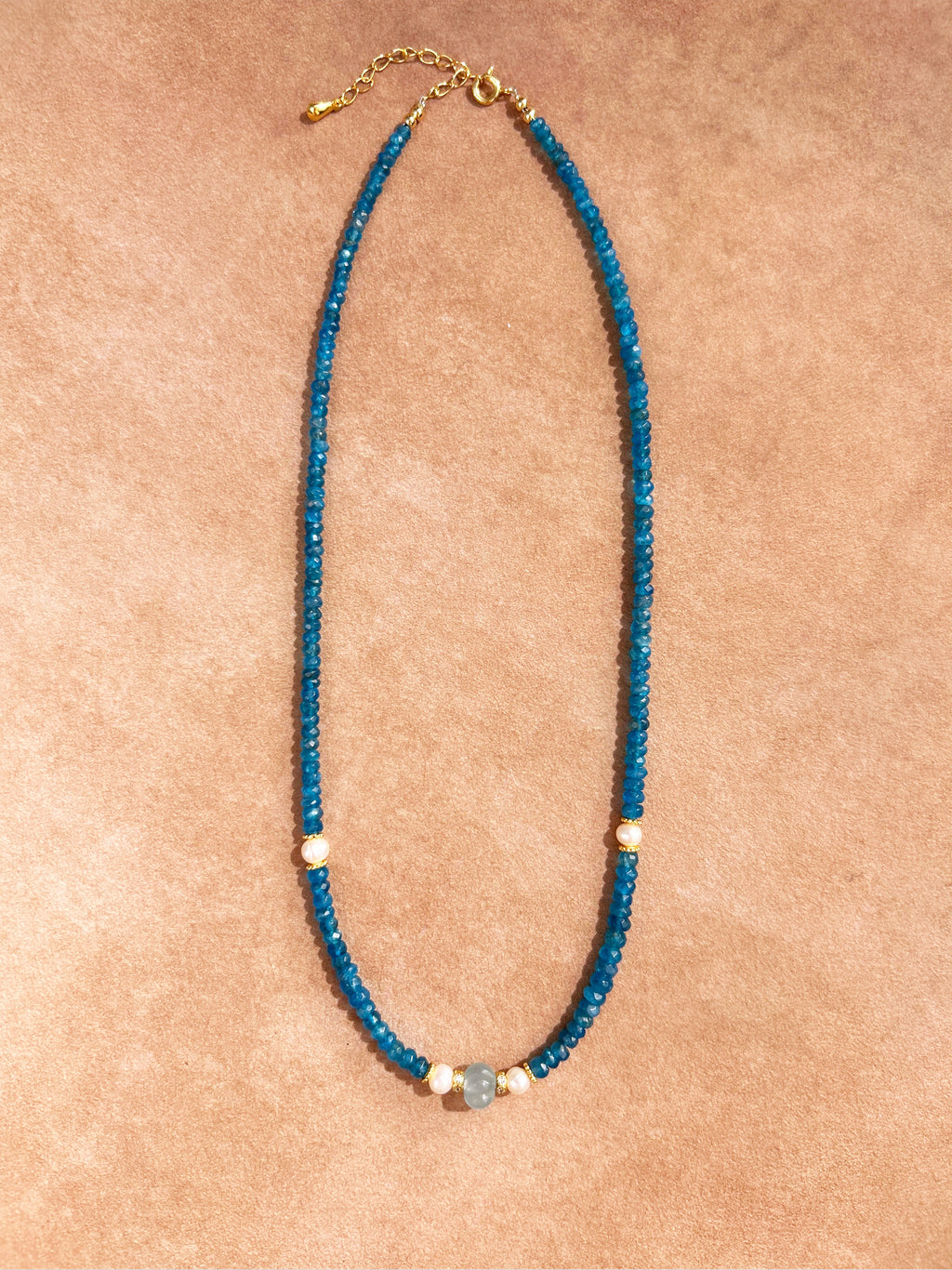 Collier en apatite et citrouille bleu océan