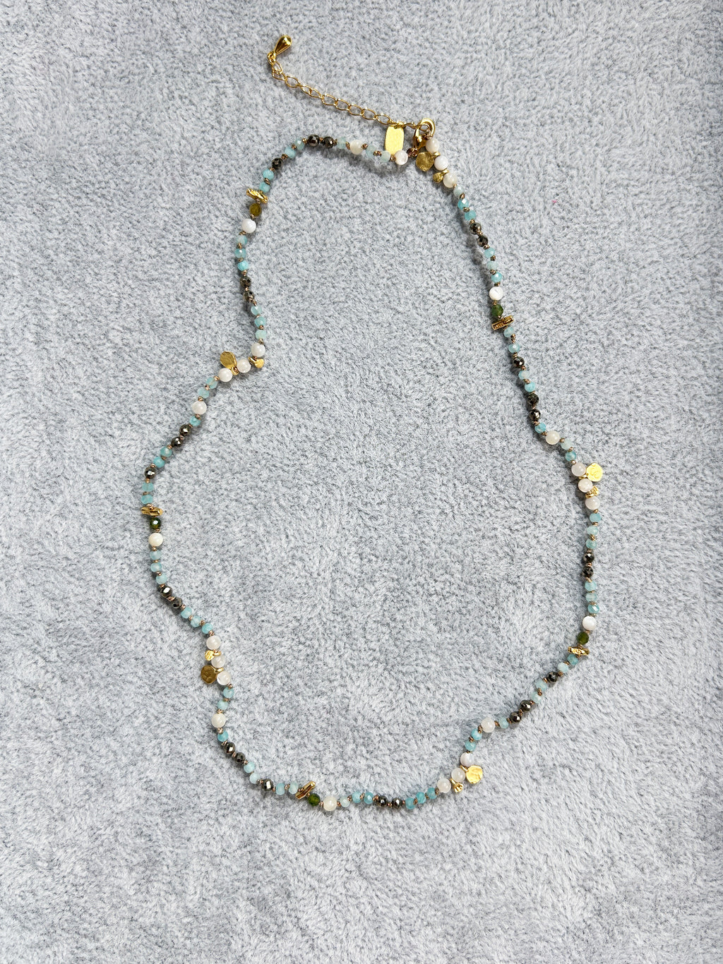 Collier tissé en pierre de lune et pierre d'aigue-marine