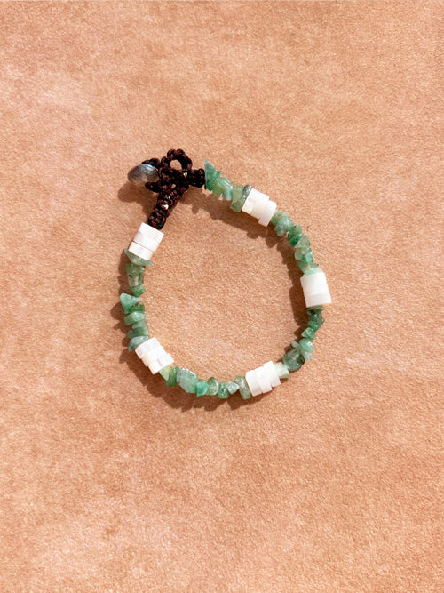 Bracelet en nacre et émeraude