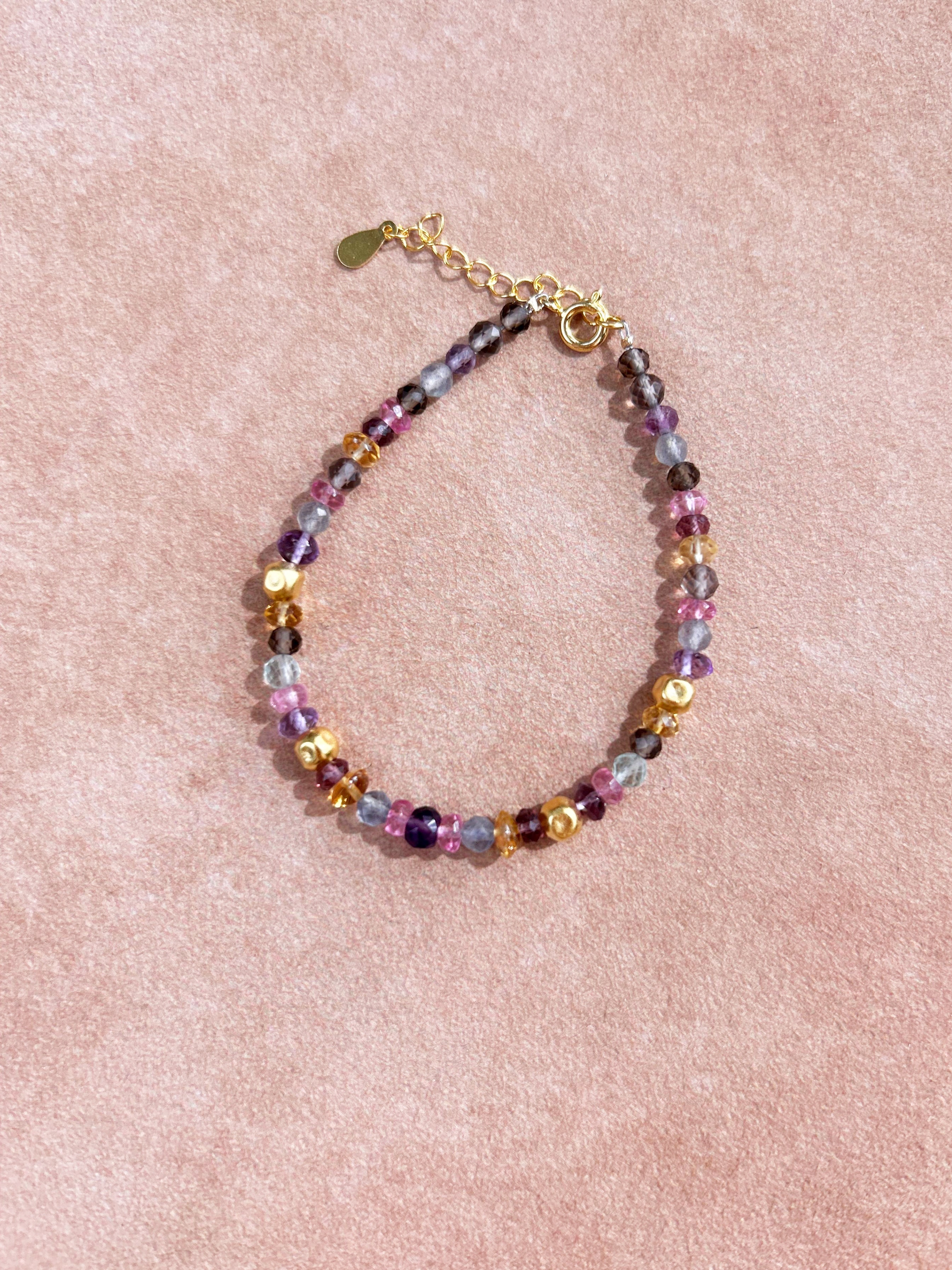 Bracelets en pierres précieuses multiples