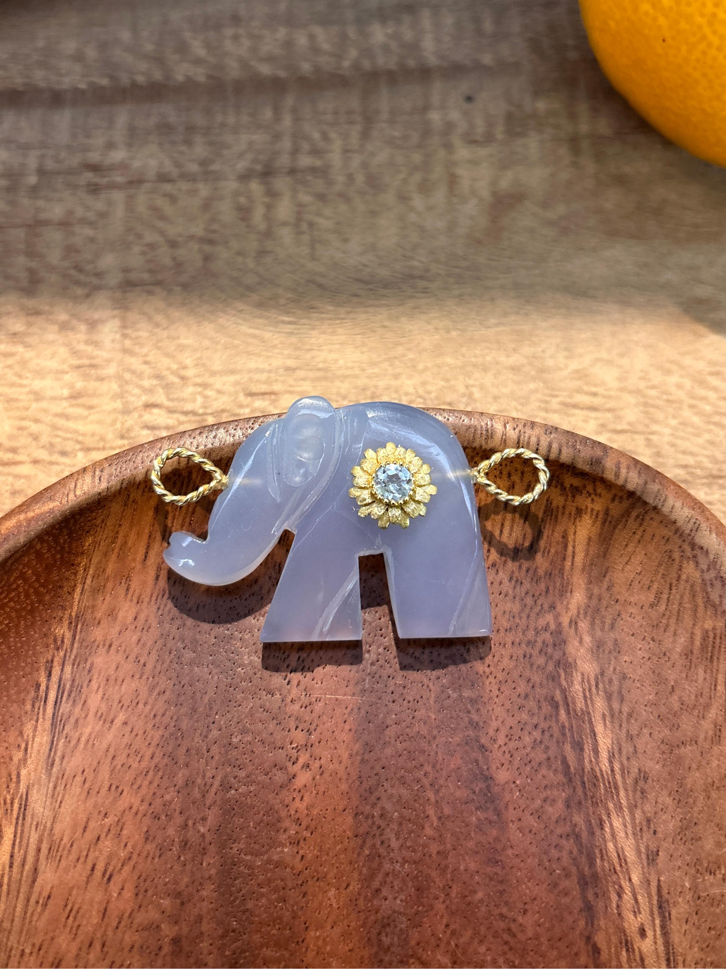 Pendentif petit éléphant spirituel sculpté à la main