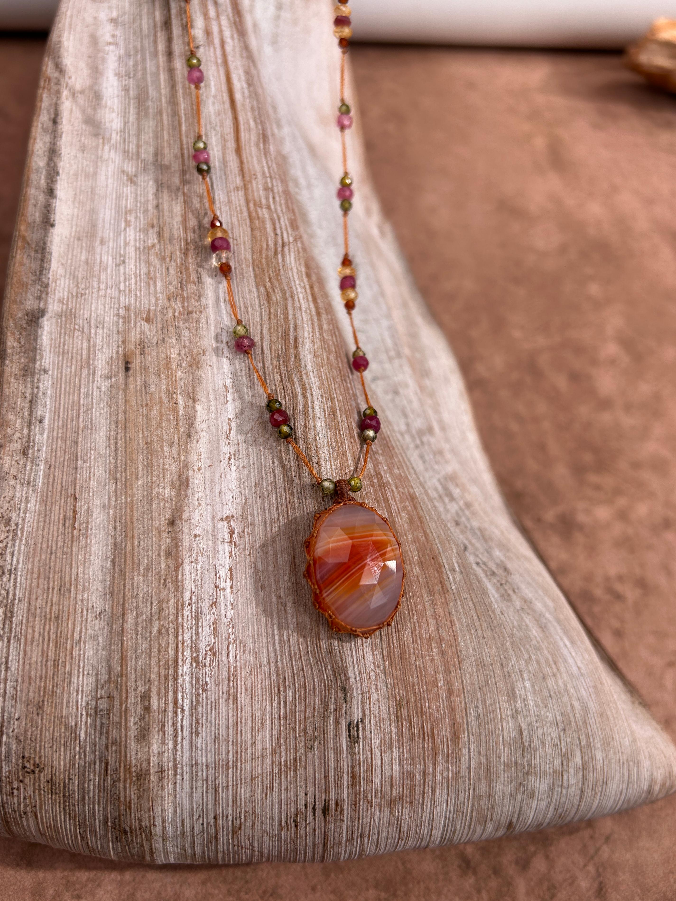 CHANCE Collier tressé en agate orange