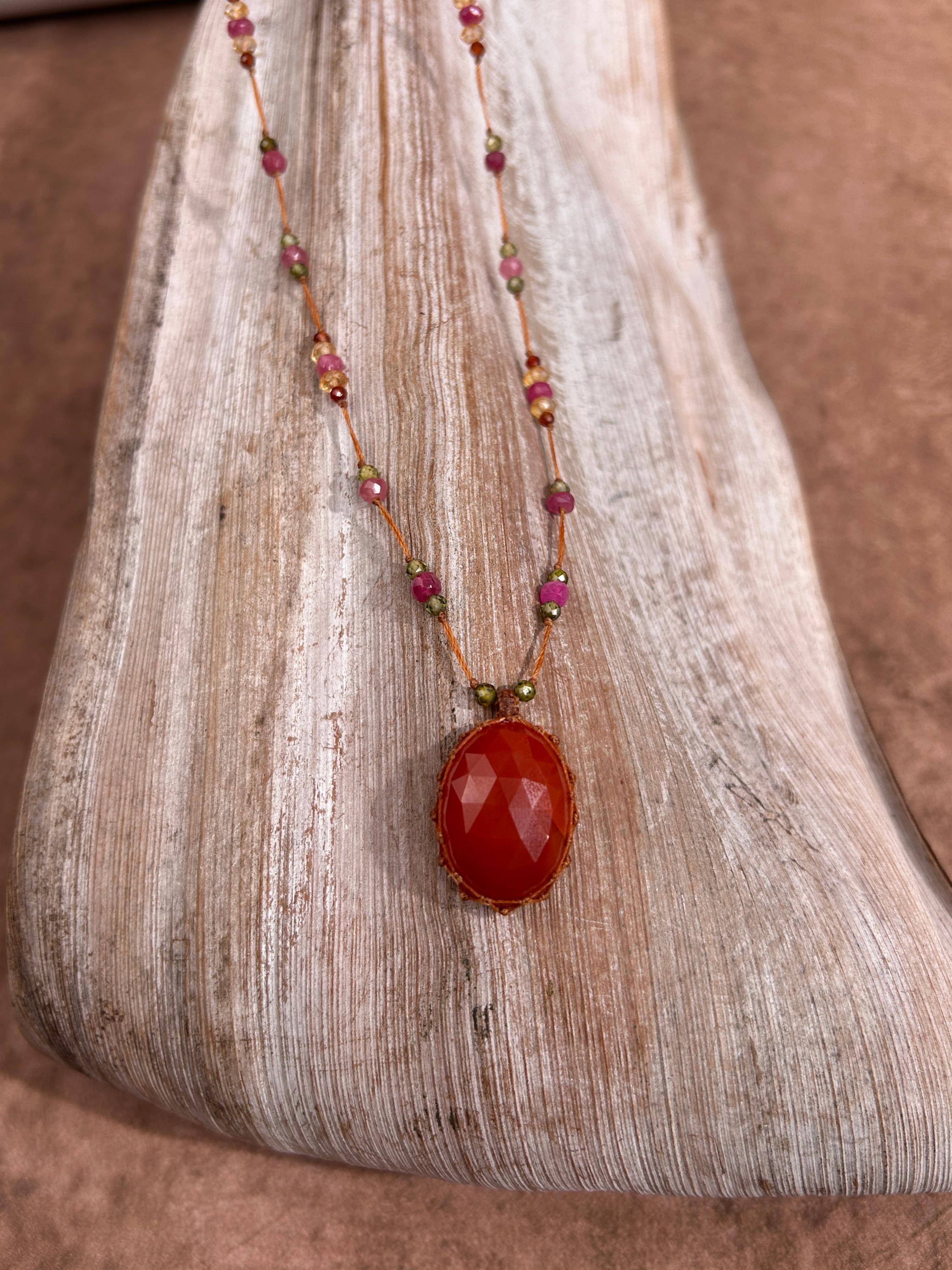 CHANCE Collier tressé en agate rouge