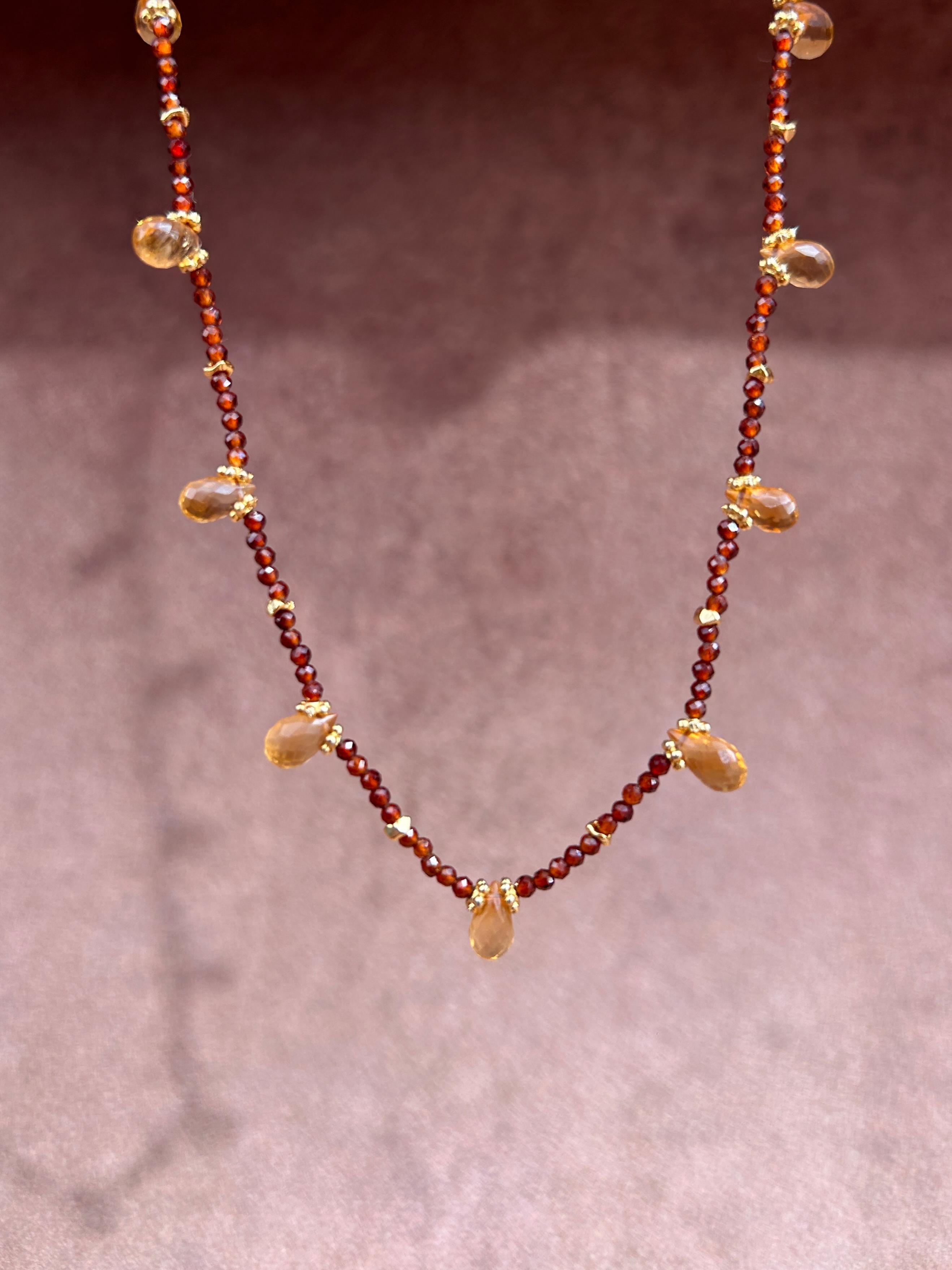 GOUTTE D'ANNECY Collier en agate de café et cristal jaune en goutte d'eau