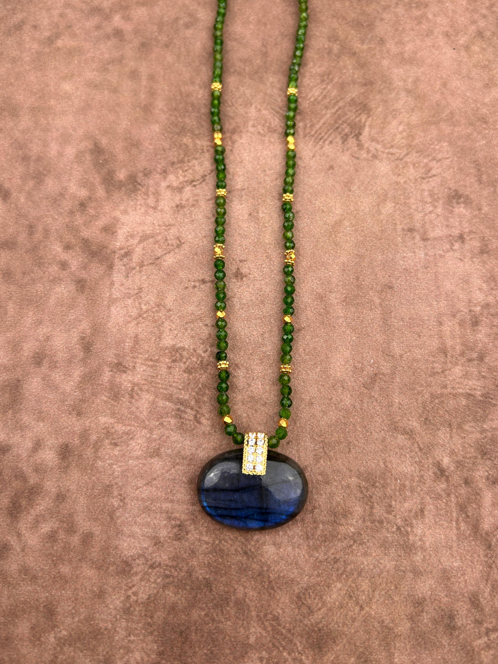 Collier de la série Vénus