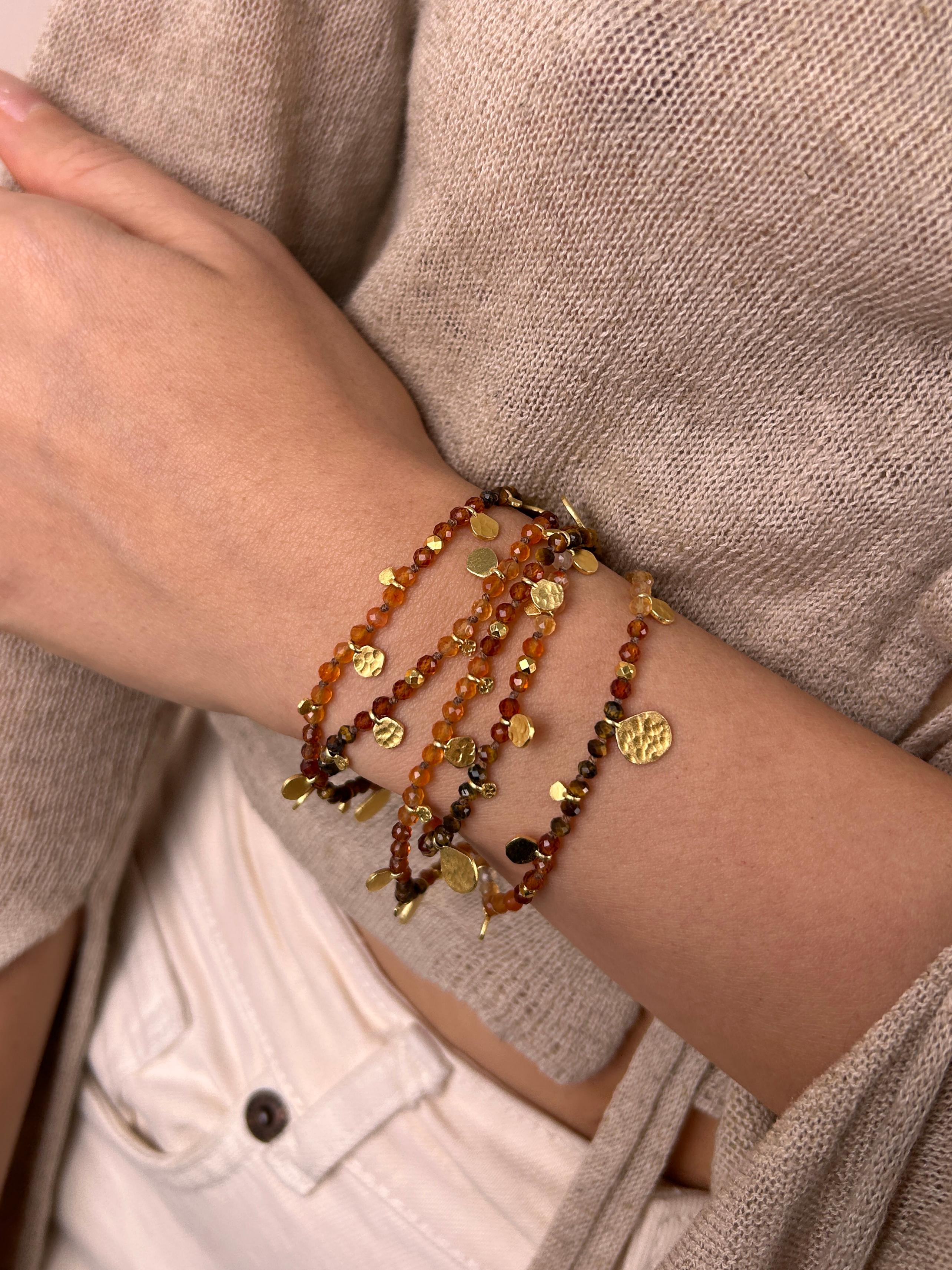 MANON Collier long tissé en œil de tigre et agate orange