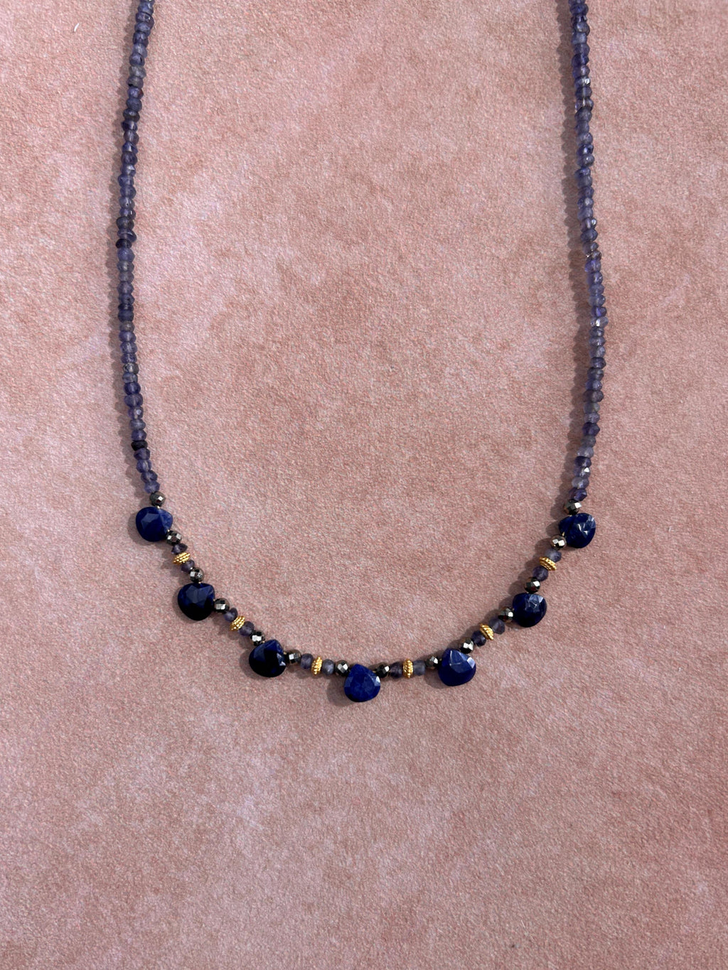 Collier en kyanite à veines bleues