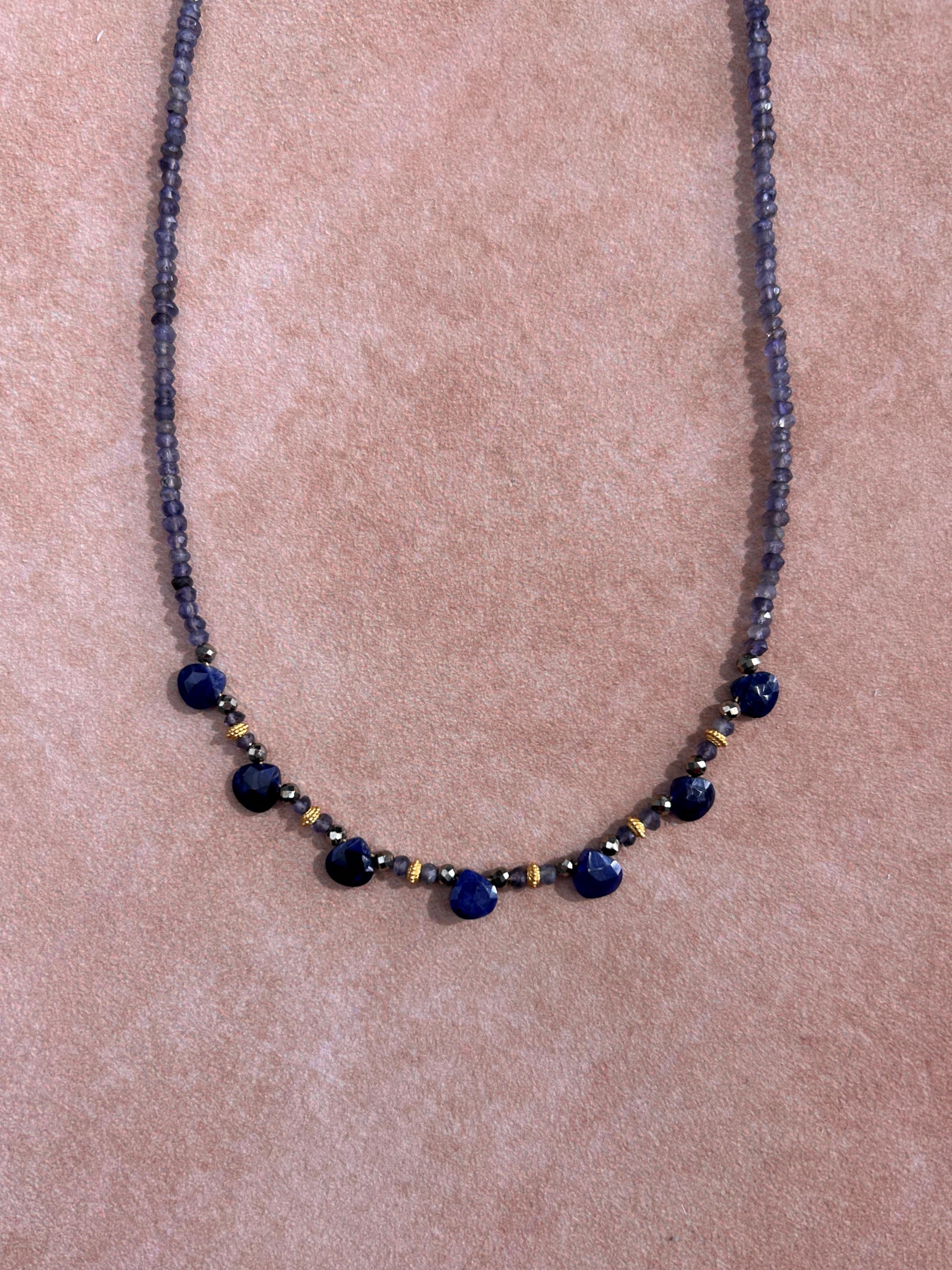 Collier en kyanite à veines bleues