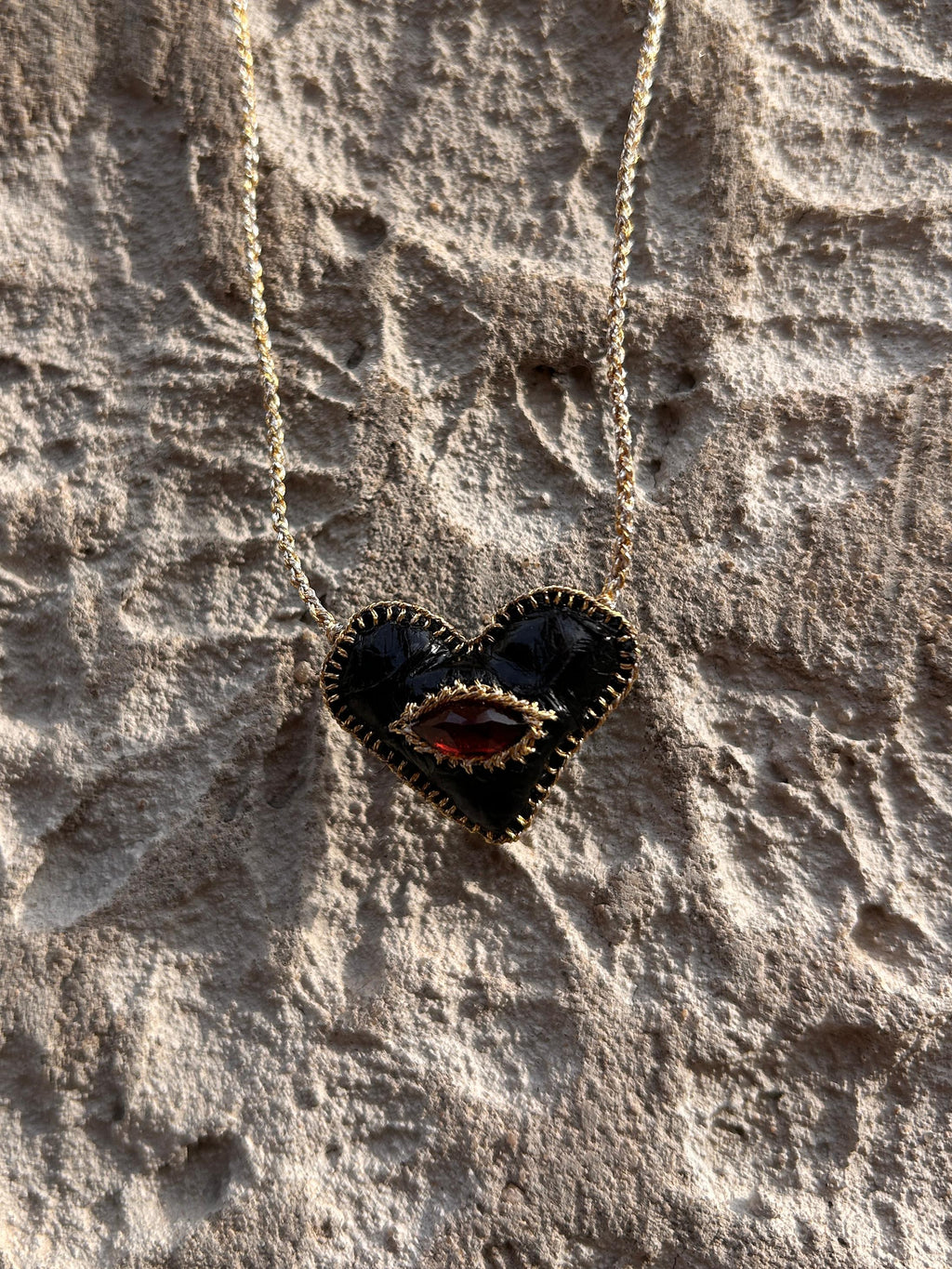 Collier en cuir véritable de la série cœur libre