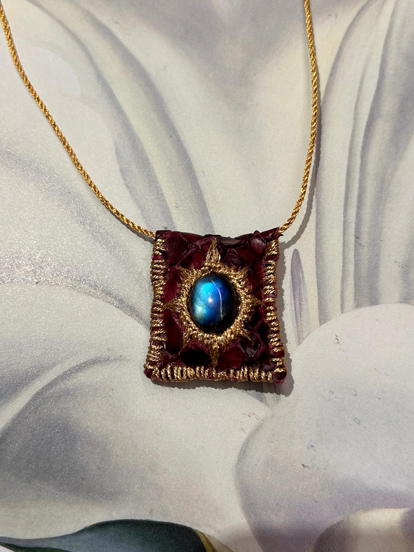 Collier en cuir véritable de la série cœur libre