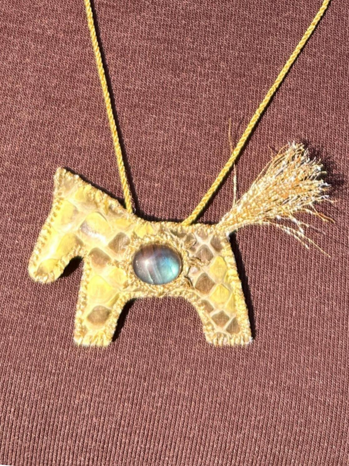 Collier en cuir véritable de la série cœur libre