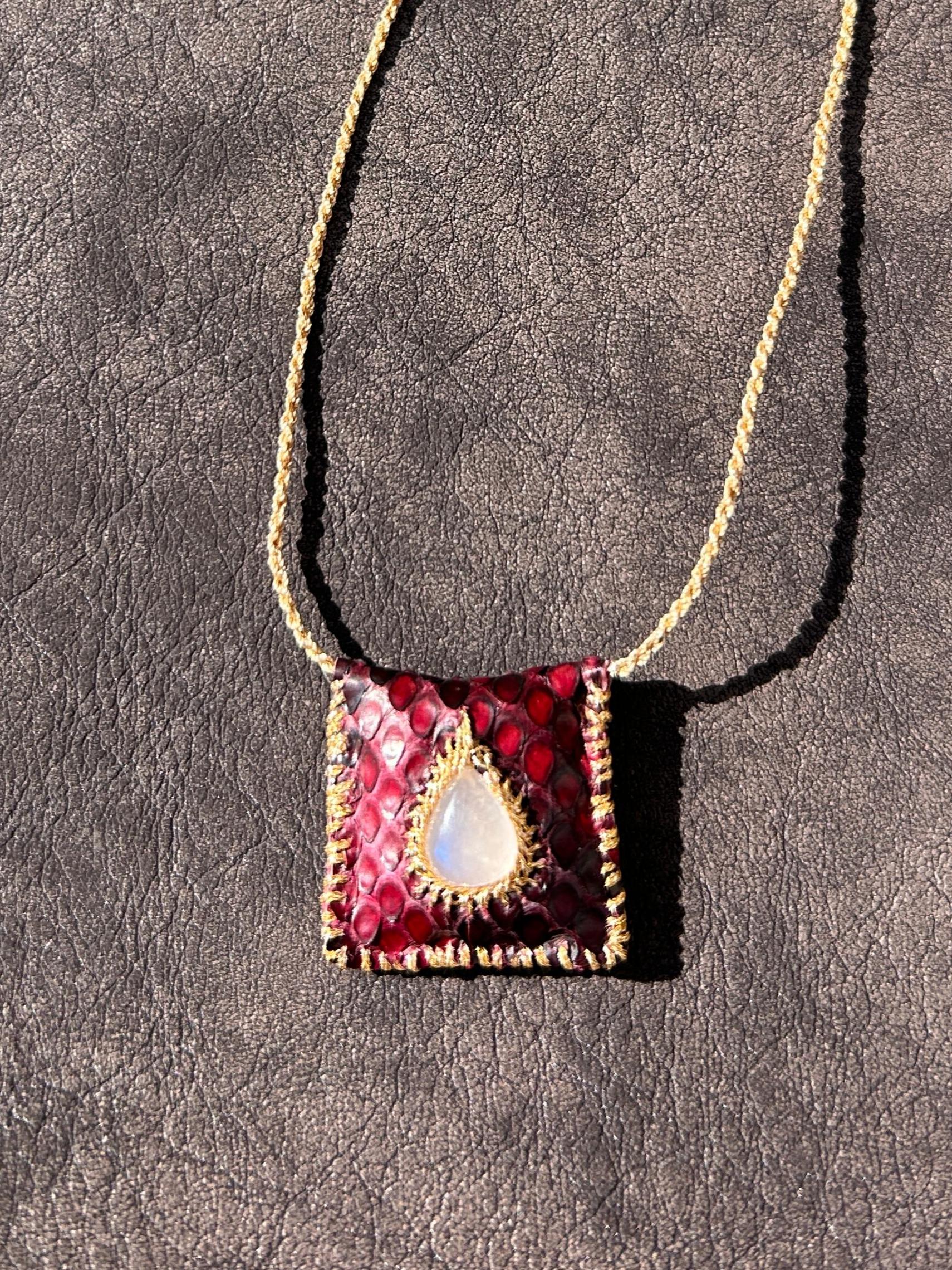 Collier en cuir véritable de la série cœur libre